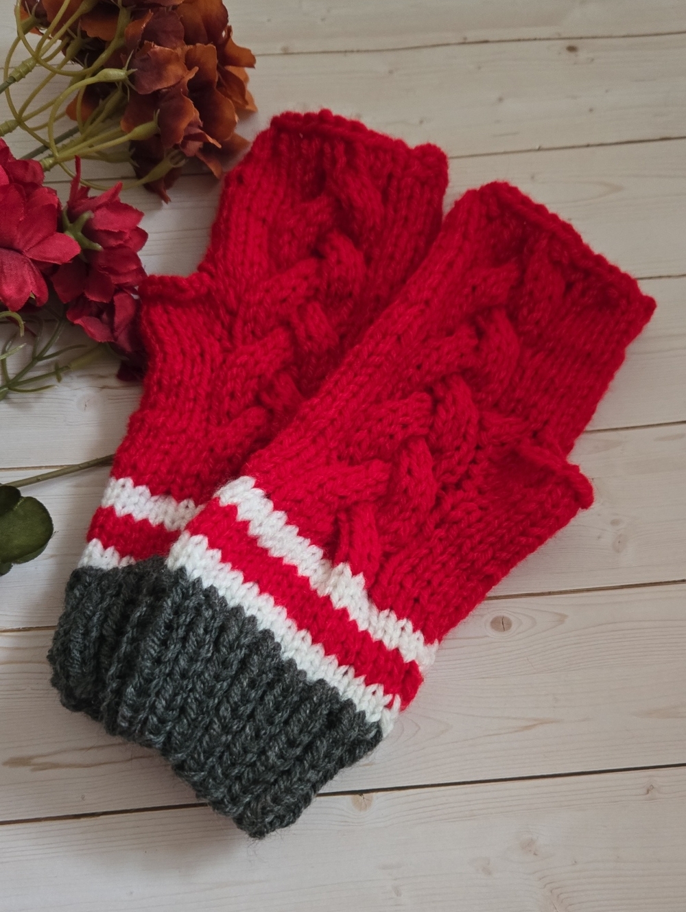 *** New Handknit Canadiana Red and Gray Cable  Fingerless Gloves Patons Classic
